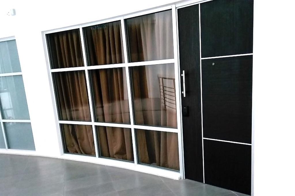 3-Bed Executive Suite, Rumahku @Ceo Bayan Lepas Kültér fotó